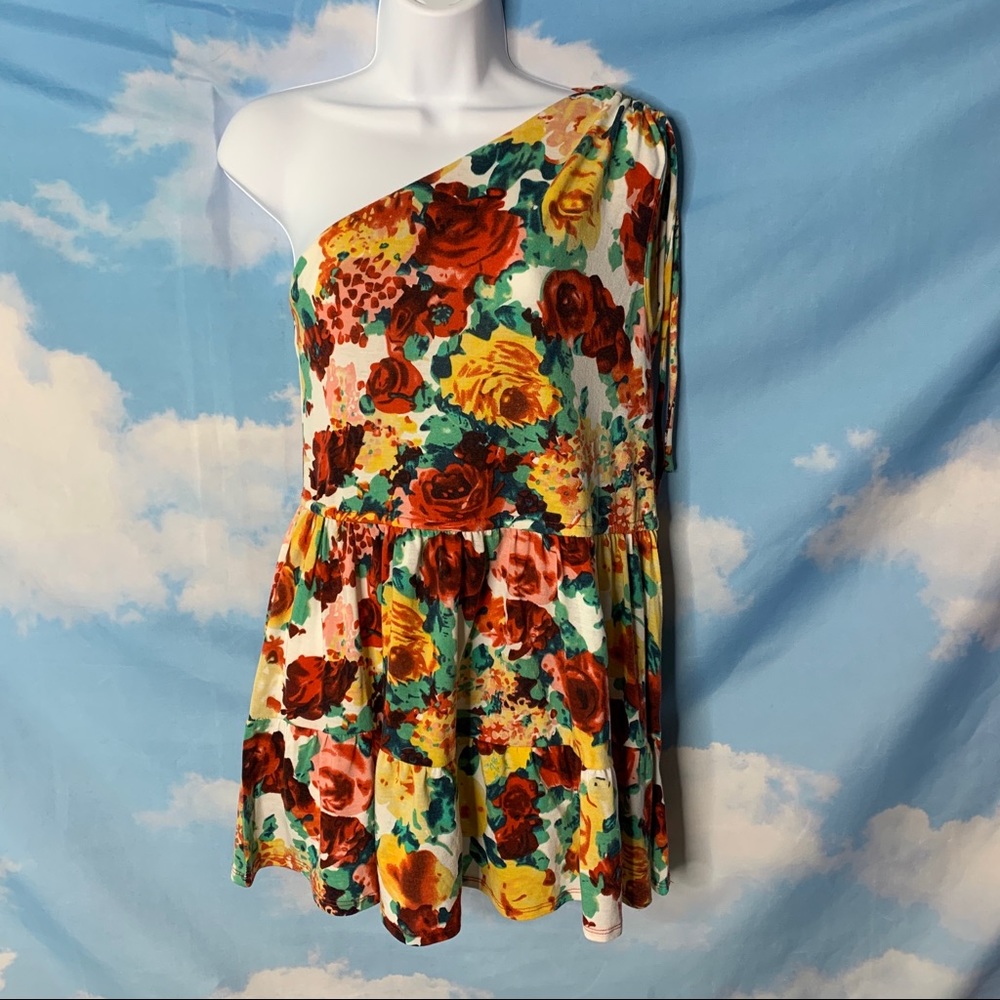 NWT- Sapa- One Shoulder Floral Dress size Medium
